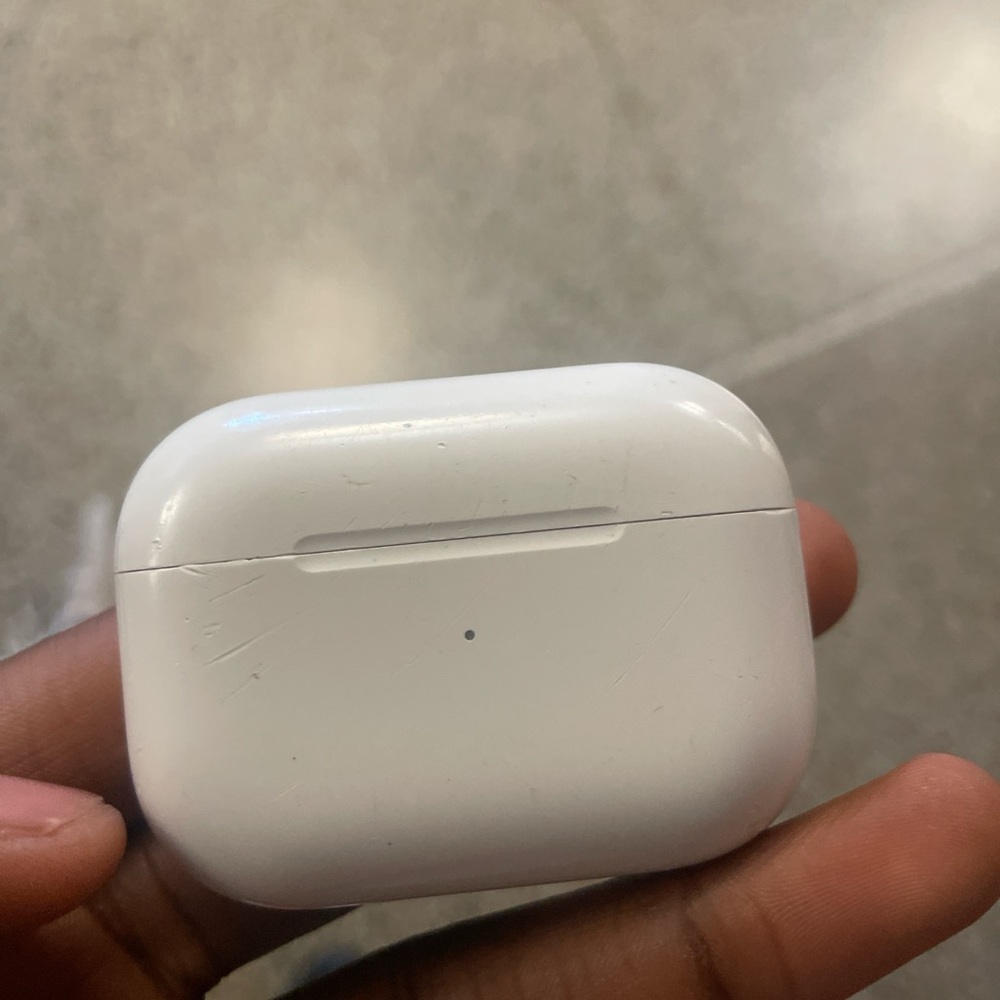 Compact White Earbuds Case